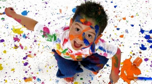 kid-painting-
